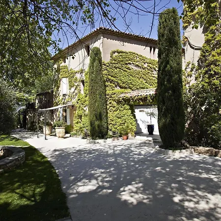 Hotel De Guilles 4*